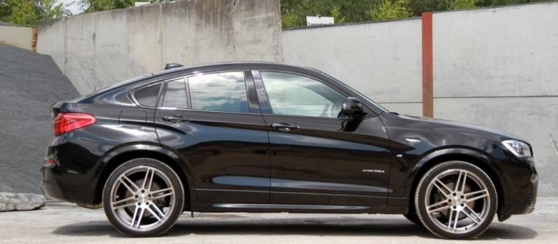 Comparison Bmw X4 Xdrive35i 2016 Vs Mitsubishi